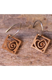 accessories: Trust Your Journey Women's Heart Box Earrings