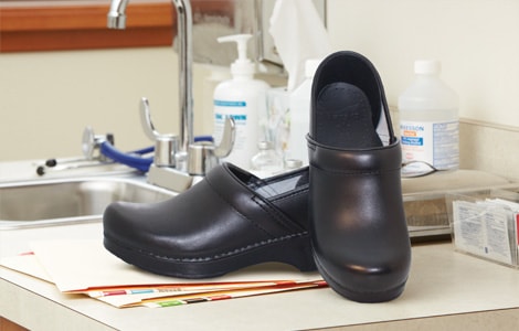 hospital clogs dansko