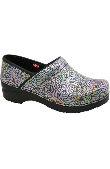 sanita slip resistant clogs